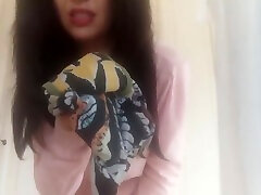 ты ведь знаешь, что ты сделал, да? признайся мне, я твоя мать! я нашел твое нижнее белье грязным и