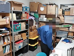 偷青少年捣毁和性交由商店保安