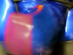 синяя резиновая выпуклость