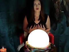 金伯利凯恩在私人高级视频中被魔术撞倒