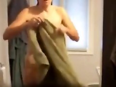 Spying my stepmom let my cum flow