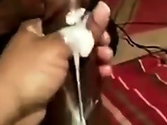очень огромный член черный anal shark с помощью руки