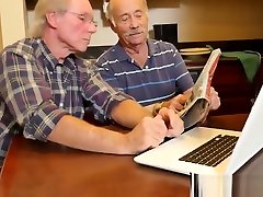 Amateur xnxx guru hd dwanlod sucks nude clips olgun karilar sikisiyor in trio before sex