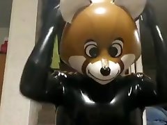 why cant i get this thing off??!!