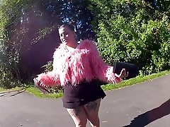 PAWG PARTY SLUT gives public bbbj for a ride home