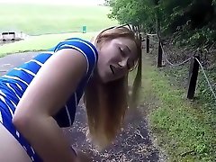 Elle se laisse lillian mello par sa copine