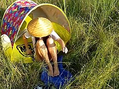 никаких трусиков на велосипеде в мое скрытое место для загара моя киска как солнечный загар: