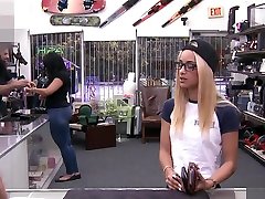 если я тебе понравлюсь, ты отдашь мне кольцо обратно-ххх пешка