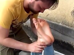 CUM ON TEEN SOLES AMATEUR