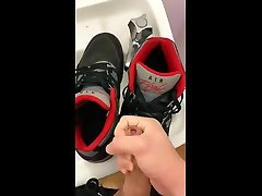 22yr old cum on nike air vixen miran 89