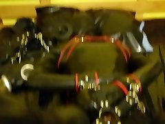 橡胶gimp得到使用的假阳具