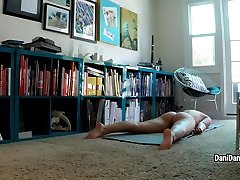 jerk off instructions handjob дэниелс-голая йога