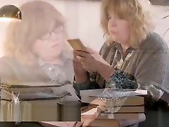 идеальная задница матери получает фистинг в любом месте и в любое время