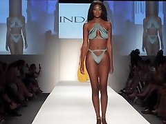 indah volle show miami swim week frühling sommer 2018