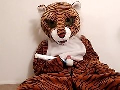 fursuiter just vibing