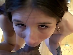 Isabel wants your cum on her face