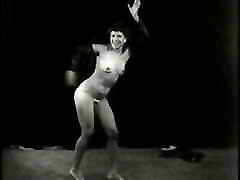 Nora the Quivering Torso - Vintage Burlesque