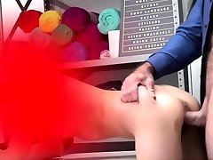 невежественная блондинка магазинный воришка получает наказать трахал жесткий