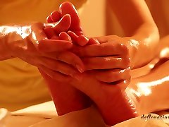alle geölt babe mit saftigen titten elena smesharik liebt sinnliche massage