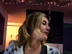 Mesmerizing floosy gets her gash checked up