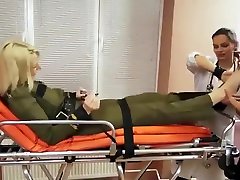 связанные ноги