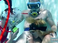 Horny scuba diver melayu sleep Manga gives nice blowjob right under water