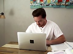 раздражающий stepsis сосать мой член во время работы