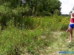 kiara gold und lovitta fate lesbisch aktion in nature