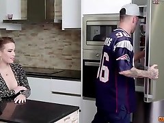Great looking woman in an animal printed dress, Paola Guerra decided to fuck a pizza delivery guy