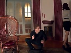 ей нужен хороший трах, чтобы успокоиться