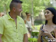 Gold Digger vert paining mans cash fuck my gash with Nelly Kent and