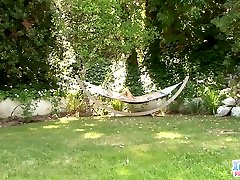 Mileymason-懒惰的一天在吊床上