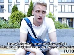 tutor4k. парень смазал учительское лицо кремом прежде чем засунуть член внутрь