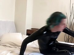 aftermath: enlever latex capot après caoutchouc homme orgasme