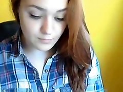 Cute teen girl show her perfect ass and bobs