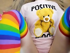 не кончай мне в киску, пожалуйста! ты можешь кончить мне на задницу!