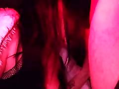 cutie deepthroats prossimo&039;s cazzo & amp; amp; ottiene sborrata in bocca