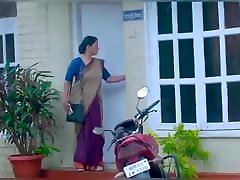 habas ki pyasi paroshan ne ek ladke ko aur uski mummy ko-fas