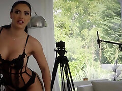 Busty temptress Honey Demon rough sex with brazzers daftsex hd Everhard