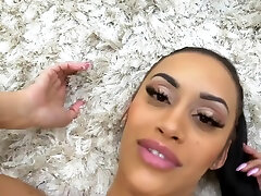 gia vendetti legt ihren arsch auf dem display pov intro