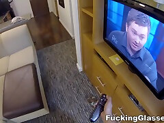 20-летняя девушка по вызову кэлли калипсо трахнулась в pov