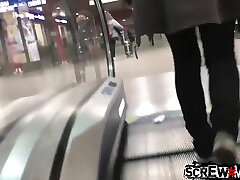 Shower Bj xxx travecos Before Train Ride With Antonia Sainz