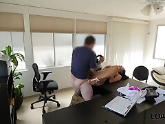 брокер mortage предлагает заняться любовью за наличные, и брюнетка принимает предложение - nataly gold
