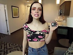 窥探Stepsis和性交她-Aliya Brynn