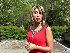 новичок любительская красотка асия открывает свою заднюю дверь для большого члена
