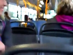 Zwei Schlampen geben Gruppe holy haultson mich in Buss
