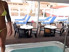 xxx wife foot - dreister Urlaubsquickie auf den Dächern Mall