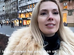 он привез русскую туристку и сексуально эксплуатировал ее