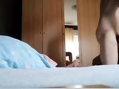 继子乱搞继母当爸爸在工作