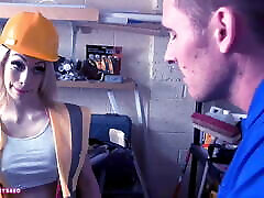chessie kay - vollbusige arbeiterin liebt sex